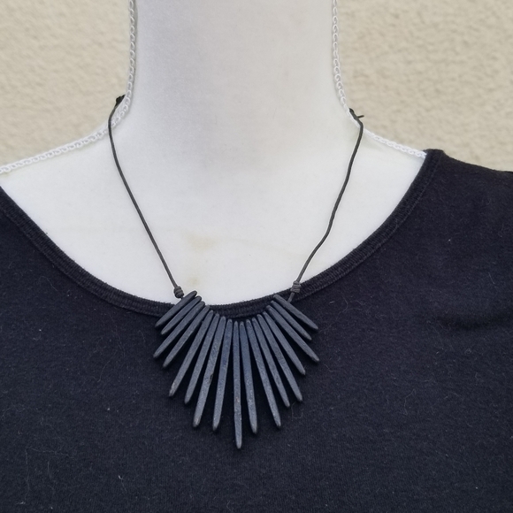 black wooden fan necklace on adjustable drawstring - Picture 1 of 2